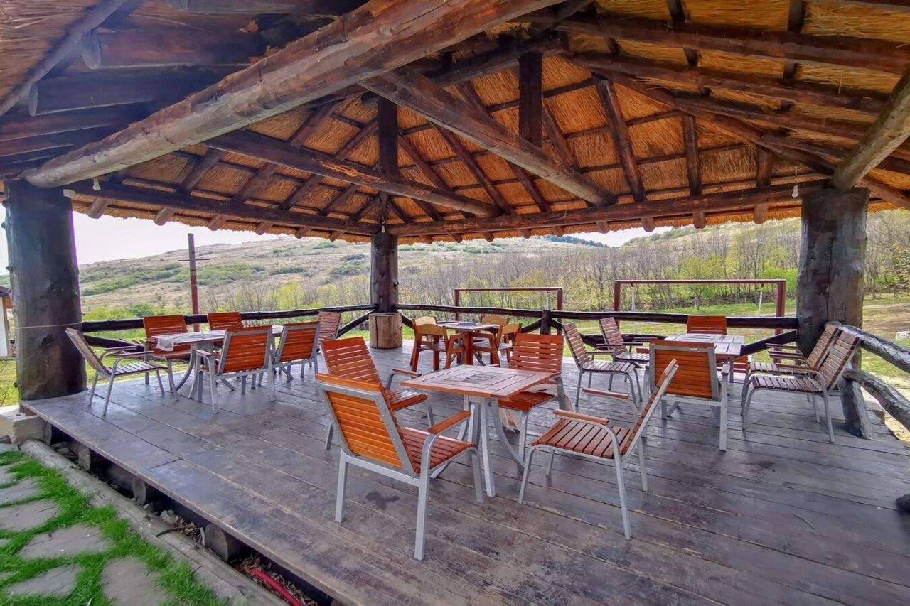 Ferma Dacilor Hotel Tohani Ngoại thất bức ảnh